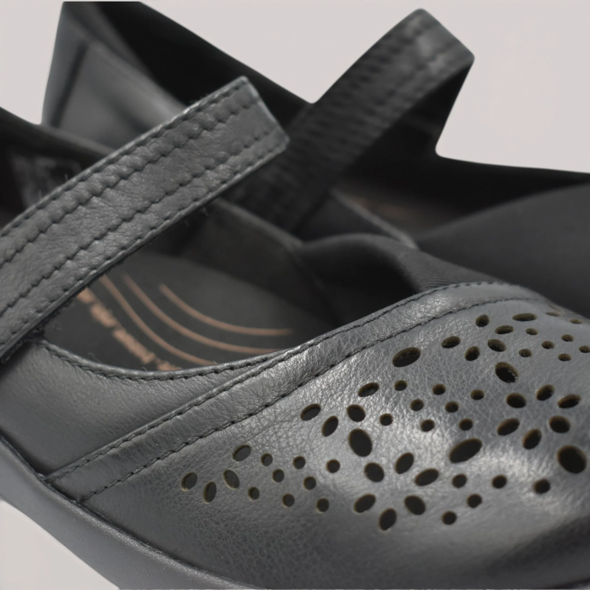 Revere- Timaru Perforated - Image 4